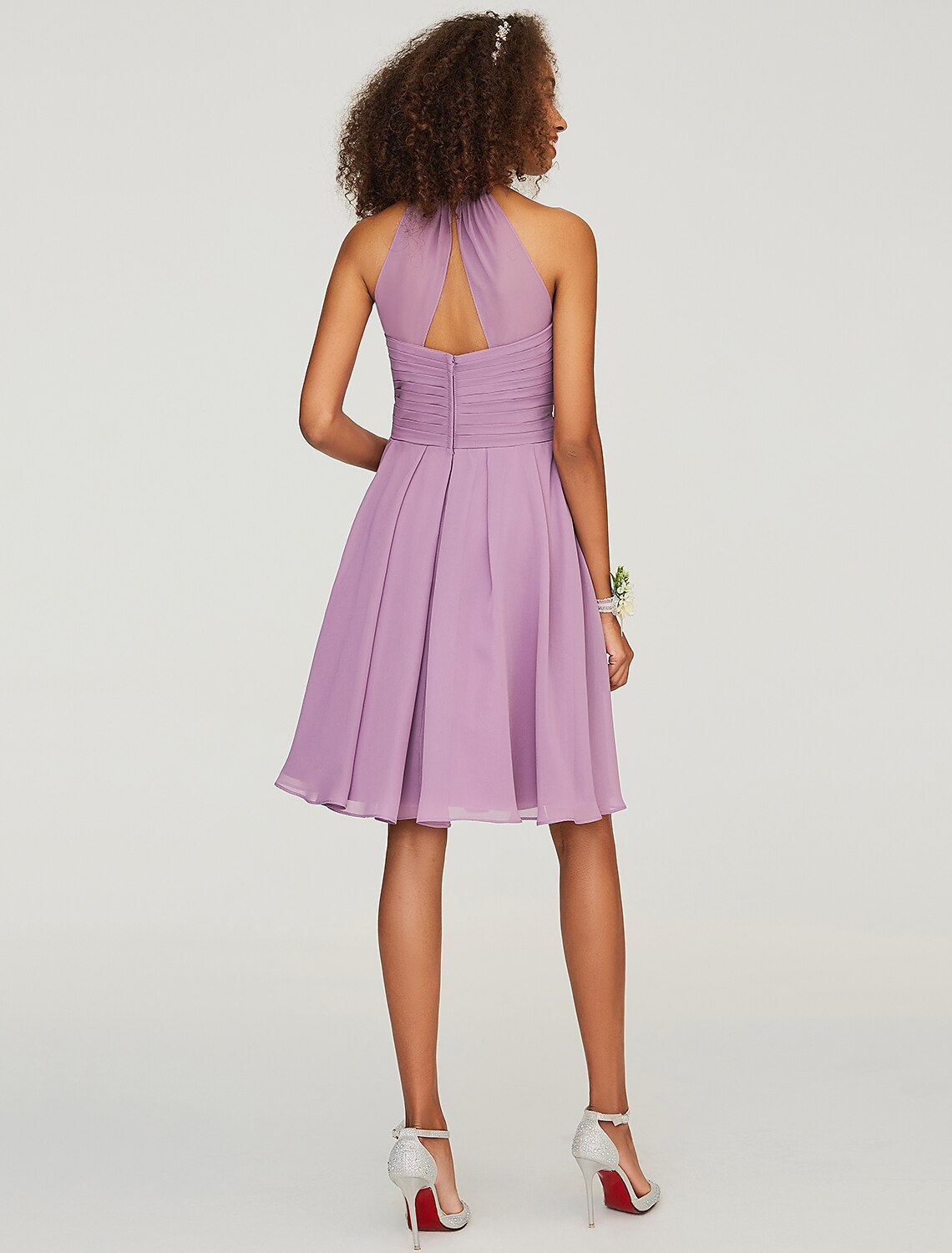 Abito da damigella d'onore a trapezio, senza maniche, con scollo all'americana, in chiffon con volant e apertura a goccia, lunghezza al ginocchio